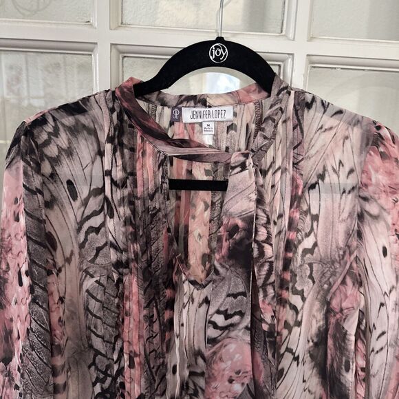 Jennifer Lopez Abstract Pintuck Pink Chiffon Tie Blouse Womens M - Picture 2 of 10